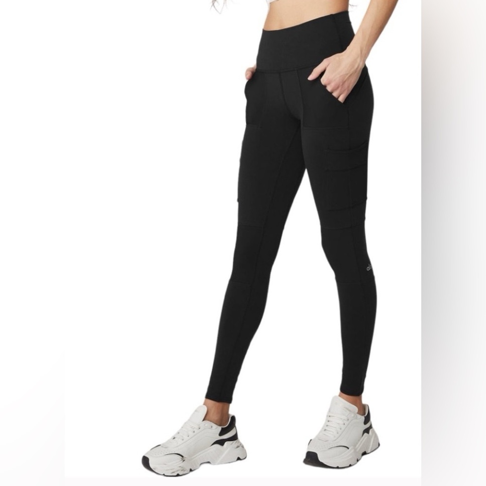 Alo Yoga cargo leggings